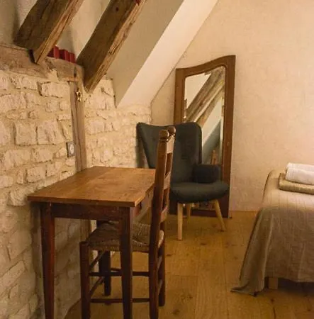 Le Clos Du Chevalier, Adults Only Nyaraló