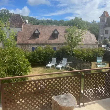 Le Clos Du Chevalier, Adults Only *