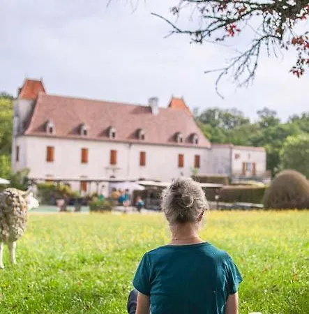 Le Clos Du Chevalier, Adults Only