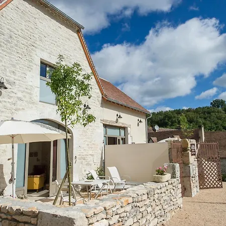 Le Clos Du Chevalier, Adults Only *